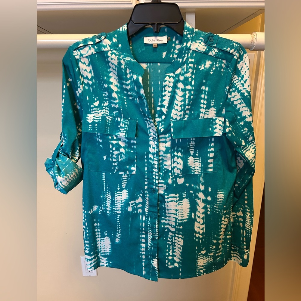 Calvin Klein Turquoise and White Patterned Top - Picture 2 of 4